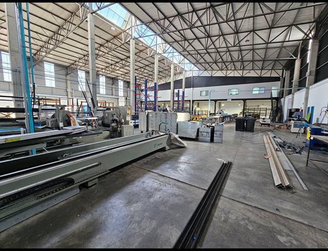 5,002M² FACTORY TO LET IN COSMO BUSINESS PARK
